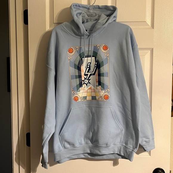 NWOT GILDAN SAN ANTONIO SPURS Hooded Sweatshirt - Picture 3 of 11